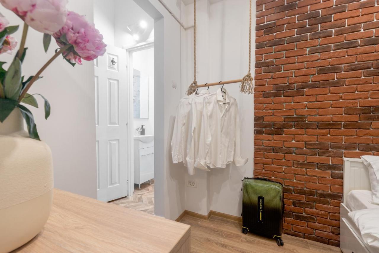 Ultra Central, 15 Sqm Studio By Urbanesq Bucarest Extérieur photo